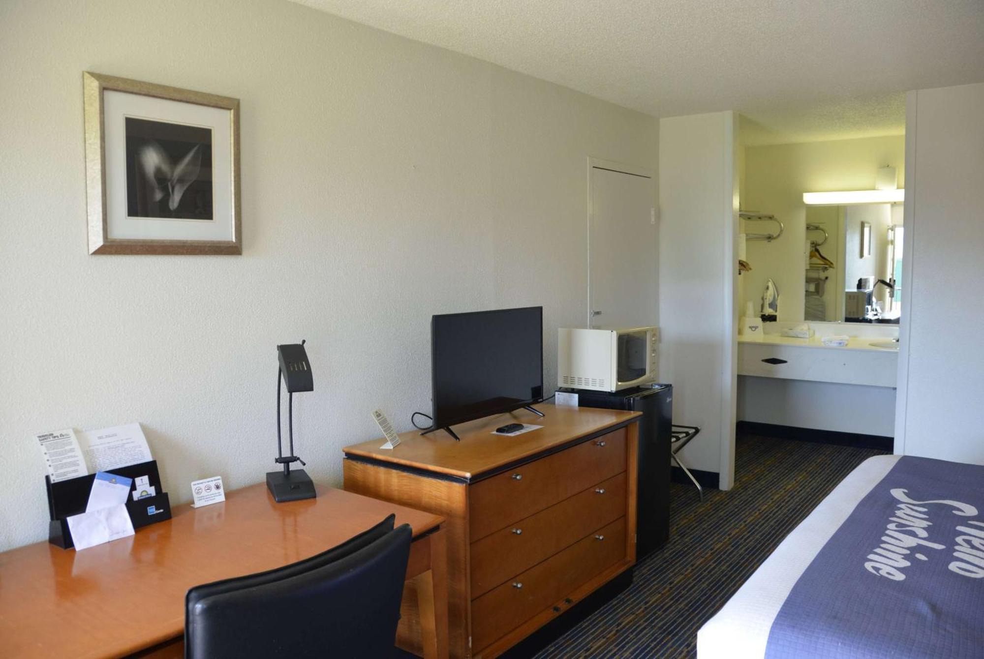 Days Inn By Wyndham Luray Shenandoah Экстерьер фото