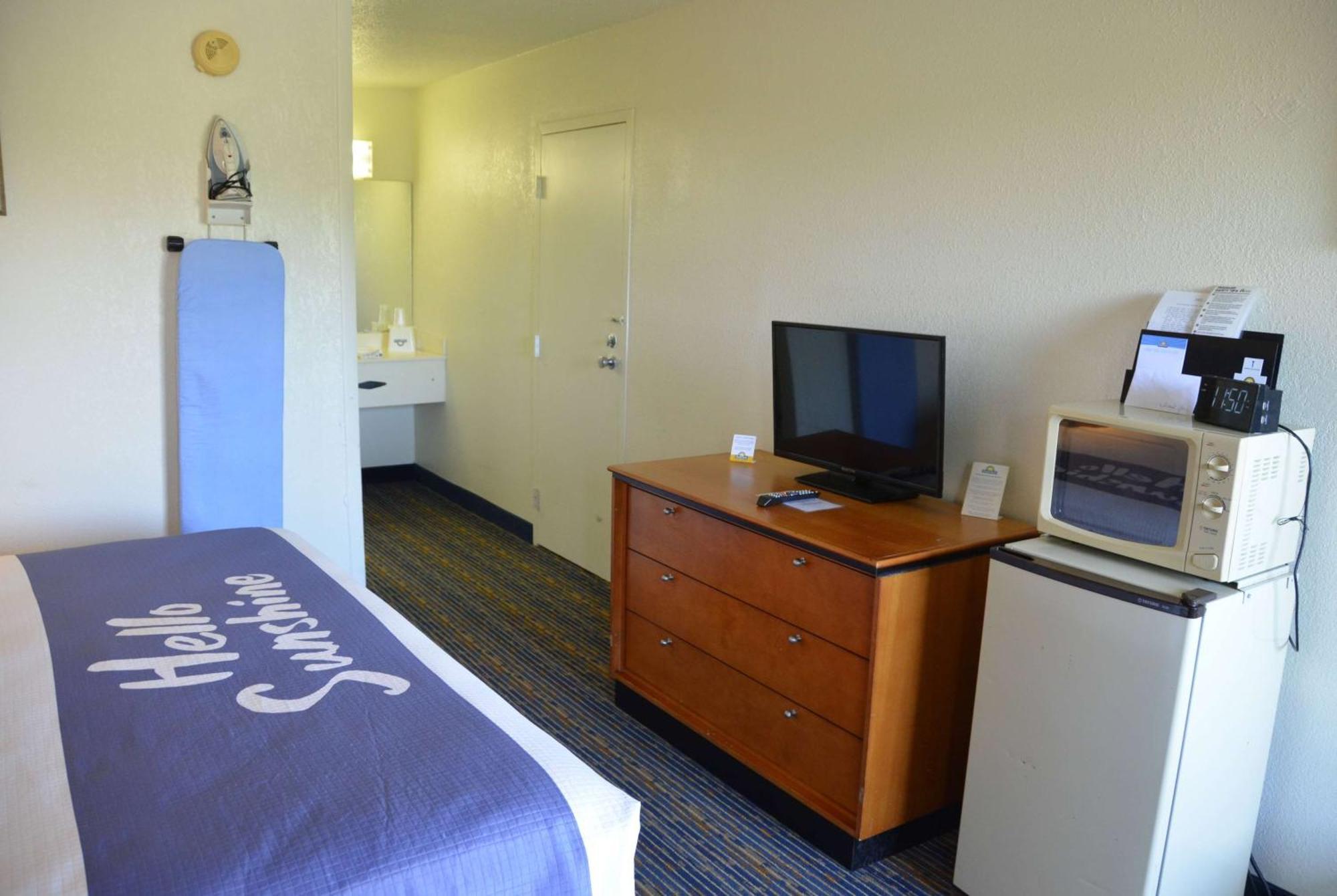 Days Inn By Wyndham Luray Shenandoah Экстерьер фото