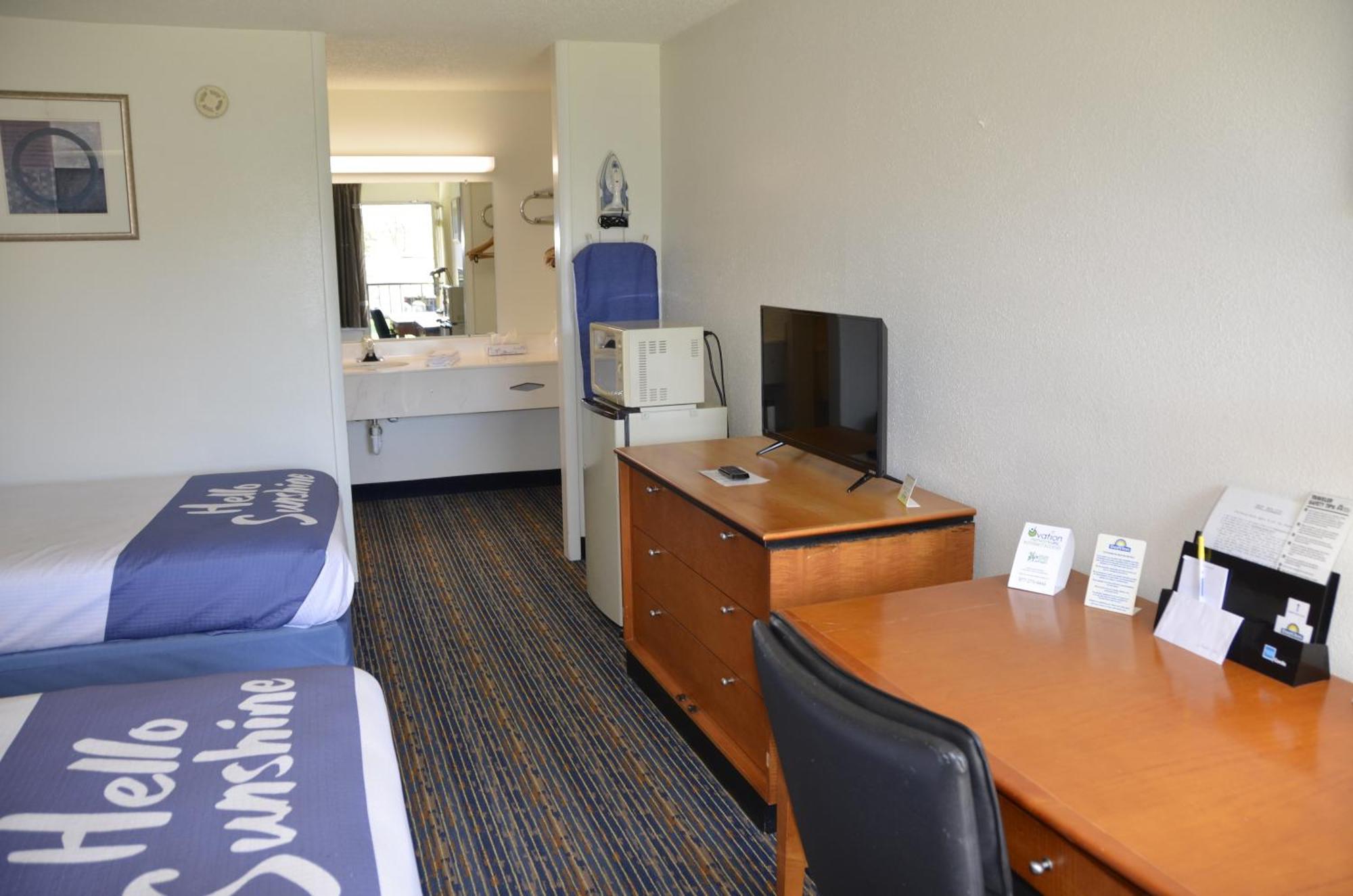 Days Inn By Wyndham Luray Shenandoah Экстерьер фото