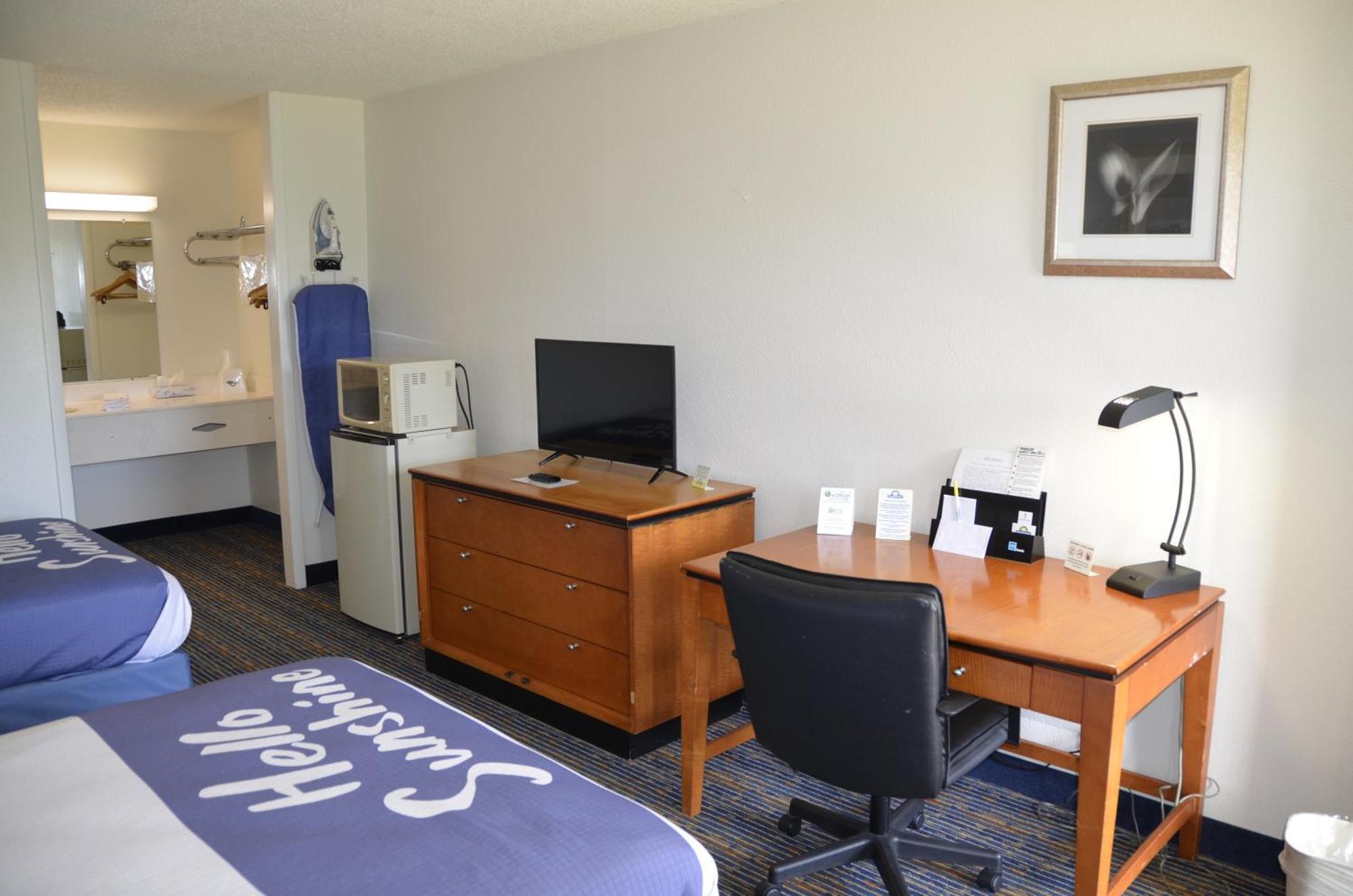 Days Inn By Wyndham Luray Shenandoah Экстерьер фото