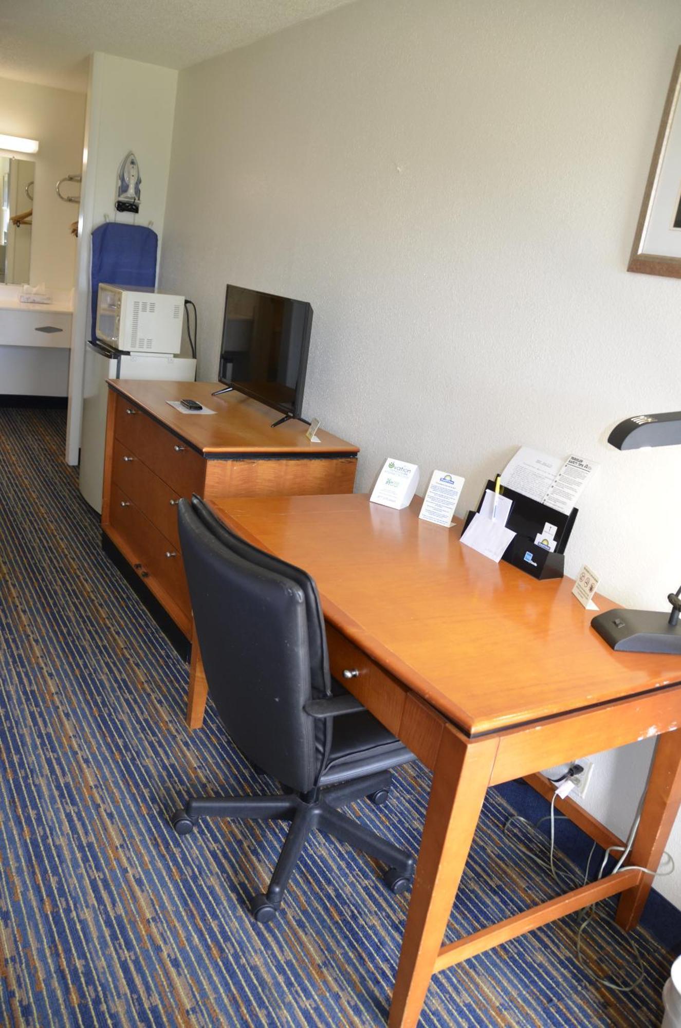 Days Inn By Wyndham Luray Shenandoah Экстерьер фото