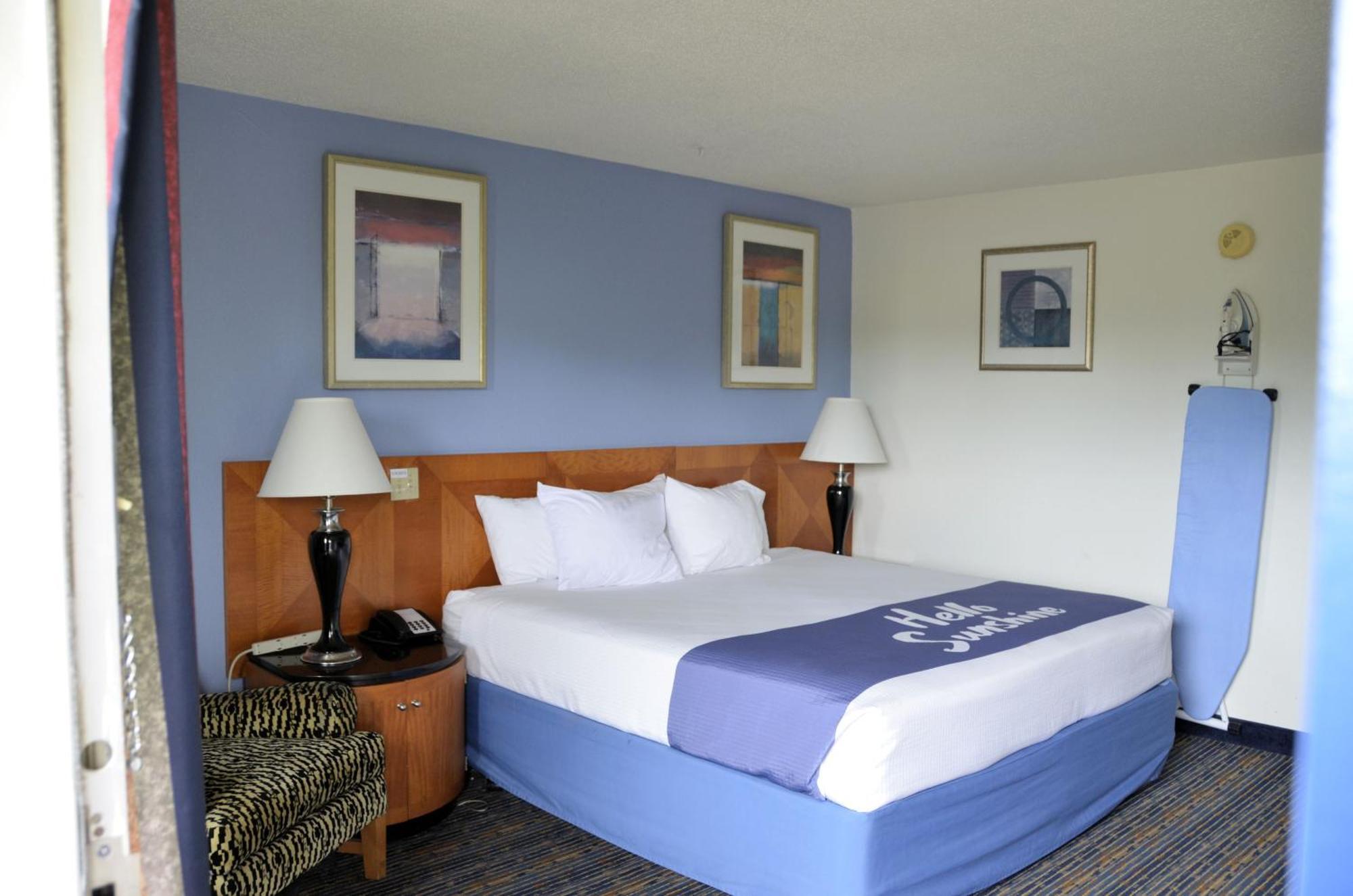 Days Inn By Wyndham Luray Shenandoah Экстерьер фото